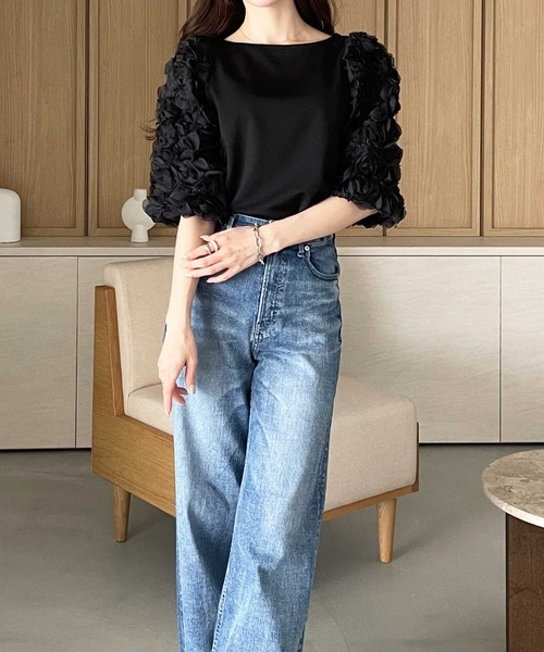 YOUING.(ユイン)の「フラワーモチーフトップス(Tシャツ/カットソー・レディース・オフホワイト/ブラック・MEDIUM/LARGE)」の14枚目の写真