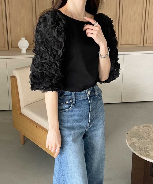 YOUING.(ユイン)の「フラワーモチーフトップス(Tシャツ/カットソー・レディース・オフホワイト/ブラック・MEDIUM/LARGE)」の15枚目の写真