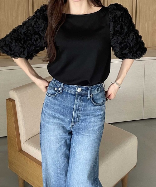 YOUING.(ユイン)の「フラワーモチーフトップス(Tシャツ/カットソー・レディース・オフホワイト/ブラック・MEDIUM/LARGE)」の13枚目の写真