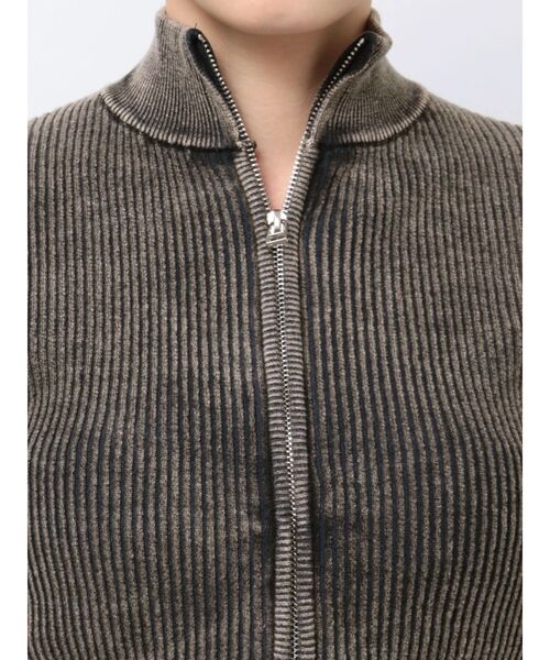 EMODA（エモダ）の「ウォッシュリブジップニット（ニット/セーター・レディース・ブルー/シルバー/ブラック/ピンク/ベージュ・FREE）」の11枚目の写真