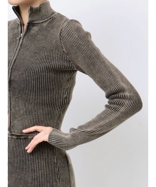 EMODA（エモダ）の「ウォッシュリブジップニット（ニット/セーター・レディース・ブルー/シルバー/ブラック/ピンク/ベージュ・FREE）」の12枚目の写真