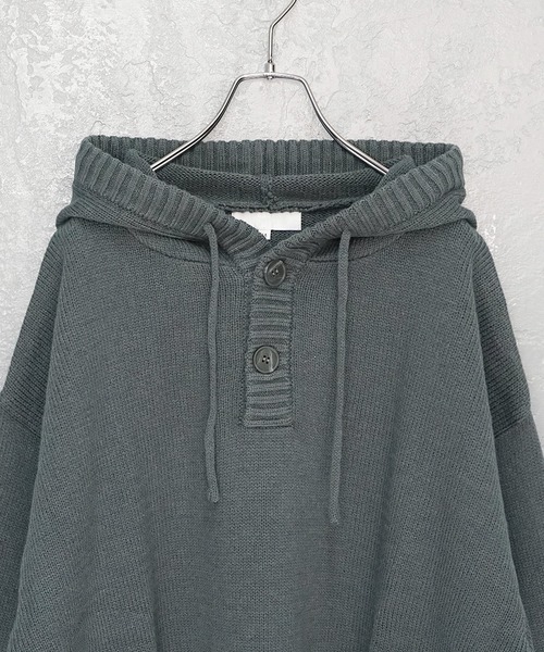 MinoriTY(マイノリティ)の「【MinoriTY】ざっくり編み7Gフード付きパーカーニット メンズ フーディー セーター ビッグシルエット オーバーサイズ ショート丈(ニット/セーター・メンズ・ブラック/ベージュ/ブルー/ダークブラック/グレイッシュブルー/グレイッシュベージュ/ボルドー・S/M/L)」の20枚目の写真