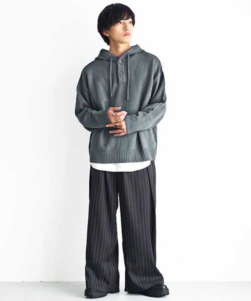 MinoriTY(マイノリティ)の「【MinoriTY】ざっくり編み7Gフード付きパーカーニット メンズ フーディー セーター ビッグシルエット オーバーサイズ ショート丈(ニット/セーター・メンズ・ブラック/ベージュ/ブルー/ダークブラック/グレイッシュブルー/グレイッシュベージュ/ボルドー・S/M/L)」の19枚目の写真