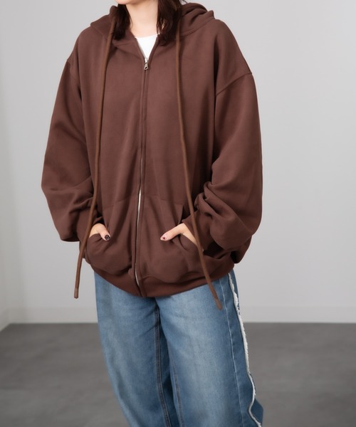 Chiina(チーナ)の「Chiina/無地 シンプル オーバーサイズ フルジップパーカー(パーカー・レディース・ブラック/アイボリー/ダークグレー/ライトピンク/アッシュグレー/ブラウン/レッド・FREE)」の18枚目の写真