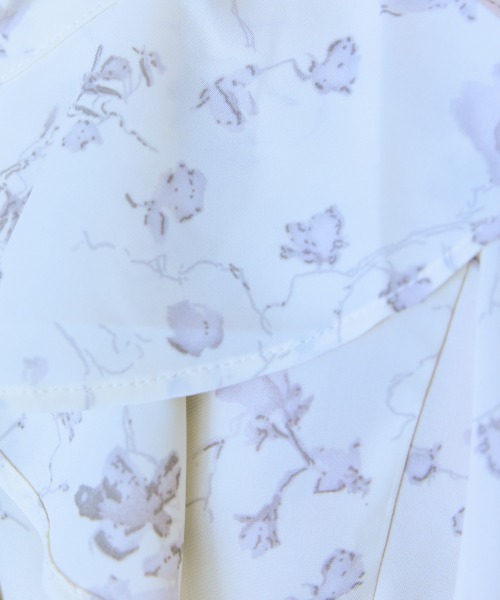 marun（マルン）の「＜大きいサイズ＞ 花柄フリル長袖ブラウス marun（シャツ/ブラウス・レディース・アイボリー系/イエロー系・5L/L/LL/3L/4L）」の15枚目の写真