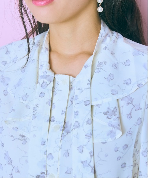 marun（マルン）の「＜大きいサイズ＞ 花柄フリル長袖ブラウス marun（シャツ/ブラウス・レディース・アイボリー系/イエロー系・5L/L/LL/3L/4L）」の10枚目の写真