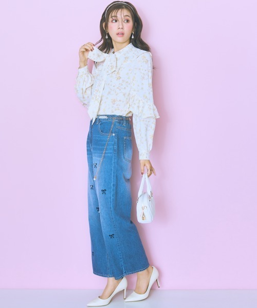 marun（マルン）の「＜大きいサイズ＞ 花柄フリル長袖ブラウス marun（シャツ/ブラウス・レディース・アイボリー系/イエロー系・5L/L/LL/3L/4L）」の5枚目の写真