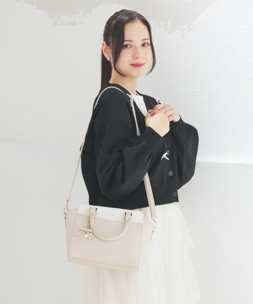 Honeys（ハニーズ）の「チャーム付ハンドバッグ（ハンドバッグ・レディース・ブラック/アイボリー/サックスブルー/ベージュ/レッド系その他/ピンク・FREE）」の12枚目の写真