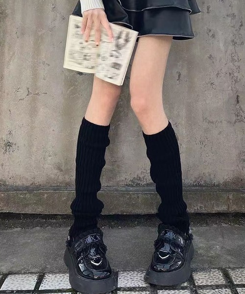 DiamondHearts(ダイヤモンドハーツ)の「【極細タイプ】リブニットレッグウォーマー45cm(レッグウォーマー・レディース・ブラック/グレー/ホワイト・FREE)」の2枚目の写真