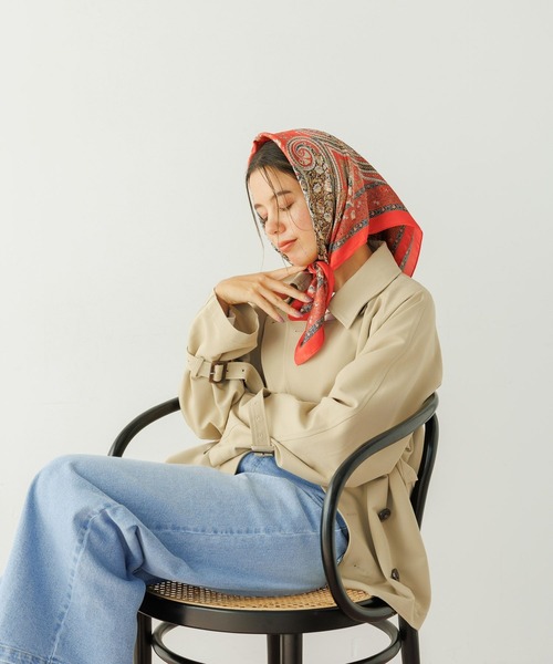 BAYFLOW（ベイフロー）の「70×70 ペイズリー柄スカーフ（バンダナ/スカーフ・レディース・アイボリー/ネイビー/レッド・FREE）」の17枚目の写真