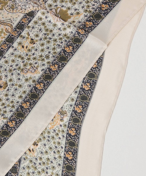 BAYFLOW（ベイフロー）の「70×70 ペイズリー柄スカーフ（バンダナ/スカーフ・レディース・アイボリー/ネイビー/レッド・FREE）」の8枚目の写真