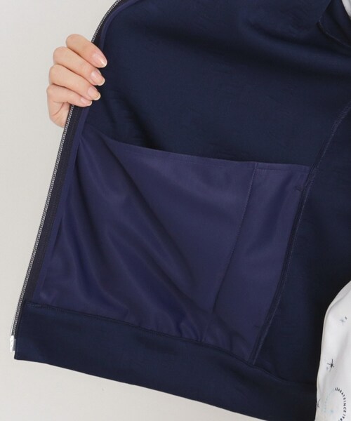 adabat（アダバット）の「クロスロゴジップアップブルゾン（ブルゾン・レディース・ホワイト/ネイビー・38/40/42）」の18枚目の写真