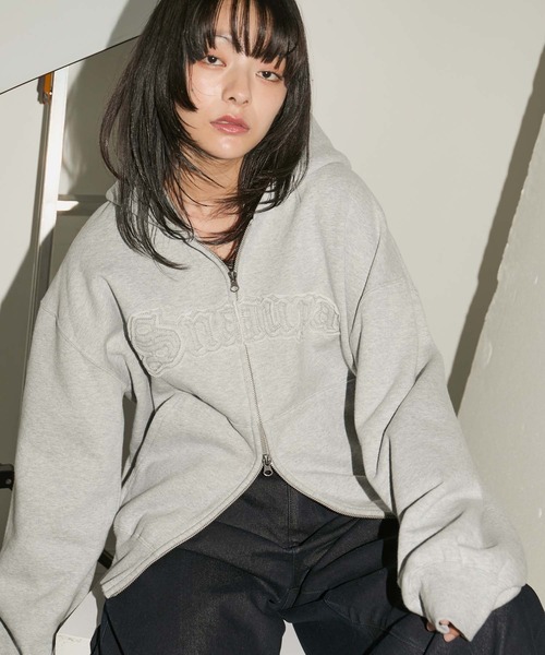 Snap club(スナップクラブ)の「【Snap club】ヴィンテージ加工 ダメージパッチロゴ ダブルジップパーカー(パーカー・レディース・ブラウン/レッド/ブラック/ライトベージュ/サックスブルー/ライトグレー/ネイビー/杢グレー・M/L)」の3枚目の写真