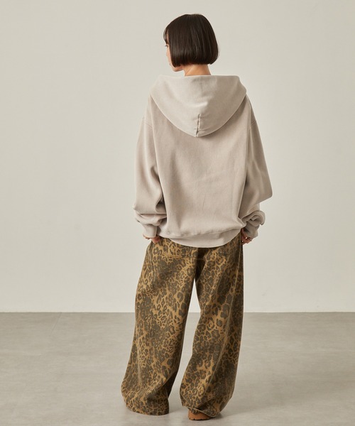 Snap club（スナップクラブ）の「【Snap club】ヴィンテージ加工 ダメージパッチロゴ ダブルジップパーカー（パーカー・レディース・ブラウン/レッド/ブラック/ライトベージュ/サックスブルー/ライトグレー/ネイビー・M/L）」の9枚目の写真