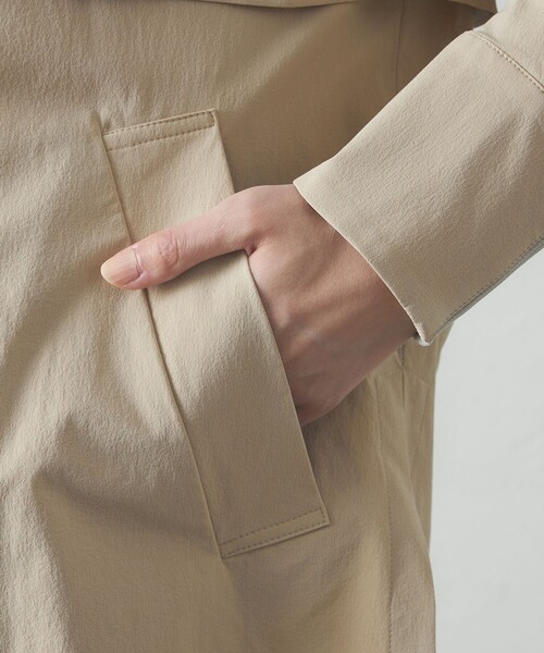 CAST:（キャストコロン）の「【オンでもオフでも活躍/機能性素材】ミドルライトアウター（トレンチコート・レディース・ブルー系その他2/ベージュ/オフホワイト・M）」の8枚目の写真