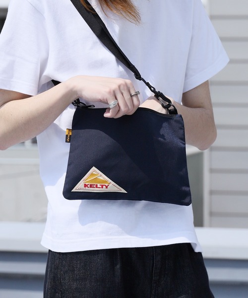 KELTY（ケルティ）の「KELTY/ケルティ VINTAGE FLAT POUCH S フラットポーチS 2026年春夏（ショルダーバッグ・メンズ・タン/セージグリーン/グレー/キャメル/ネイビー/ブラック/モカ・FREE）」の6枚目の写真