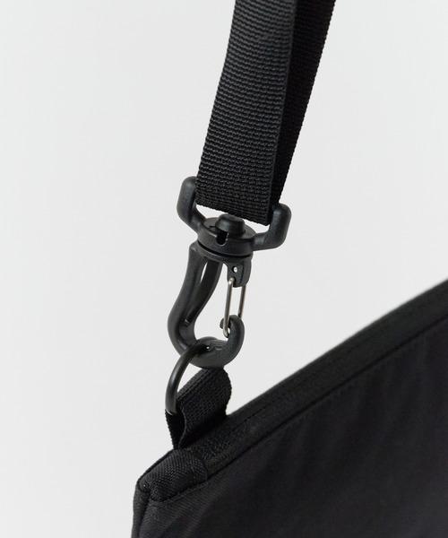 KELTY（ケルティ）の「KELTY/ケルティ VINTAGE FLAT POUCH S フラットポーチS 2026年春夏（ショルダーバッグ・メンズ・タン/セージグリーン/グレー/キャメル/ネイビー/ブラック/モカ・FREE）」の10枚目の写真