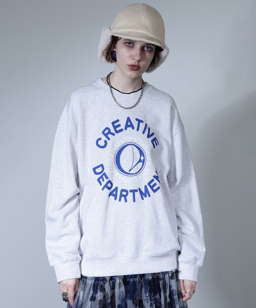 ROSE BUD（ローズバッド）の「【WEB・一部店舗限定】カレッジライクプリントトレーナー（スウェット・レディース・ホワイト/ネイビー/カーキ・ONE SIZE）」の2枚目の写真