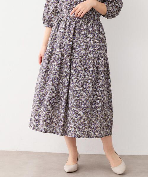 LAURA ASHLEY(ローラアシュレイ)の「【洗える/コットン100%/同柄アイテムあり】アマイア ディッツィー柄 スカート(スカート・レディース・イエロー系その他2/ネイビー系・38/40)」の2枚目の写真
