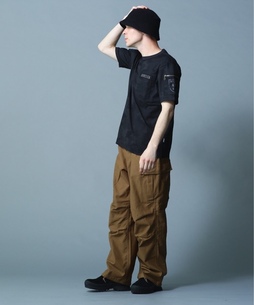 AVIREX（アヴィレックス）の「FATIGUE T-SHIRT / ファティーグ 半袖 Tシャツ / AVIREX / アヴィレックス（Tシャツ/カットソー・メンズ・ホワイト/ブラック/ネイビー/ホワイト系その他/ブラック系その他/オリーブ・SMALL/MEDIUM/LARGE/X-LARGE/XX-LARGE）」の19枚目の写真