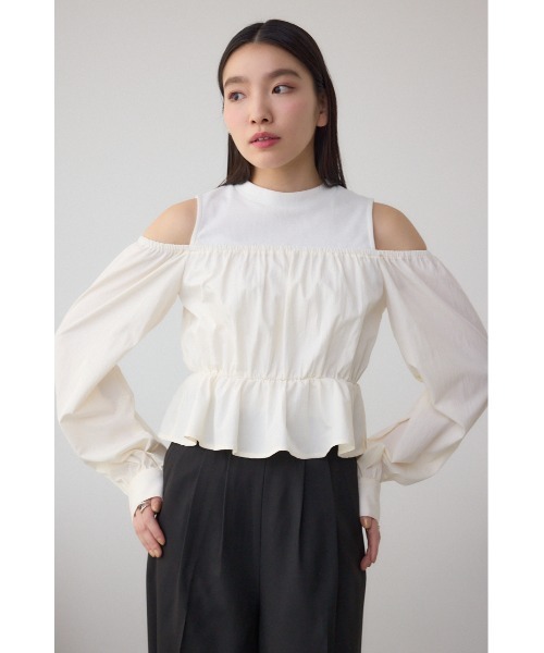 AZUL by moussy(アズールバイマウジー)の「オフショルレイヤードブラウス(Tシャツ/カットソー・レディース・グレー/アイボリー/ブラック・FREE)」の5枚目の写真