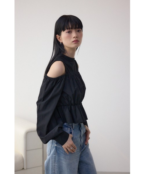 AZUL by moussy(アズールバイマウジー)の「オフショルレイヤードブラウス(Tシャツ/カットソー・レディース・グレー/アイボリー/ブラック・FREE)」の16枚目の写真