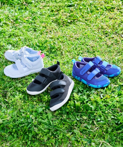 SUKUSUKU（スクスク）の「ASICS KIDS（アシックスキッズ）SUKUS2（スクスク）MESHOES MINI（スニーカー・キッズ・ブルー・20.0cm/21.0cm/22.0cm/19.5cm/16.0cm/17.0cm/18.0cm/19.0cm/16.5cm/17.5cm/18.5cm/20.5cm/21.5cm）」の11枚目の写真