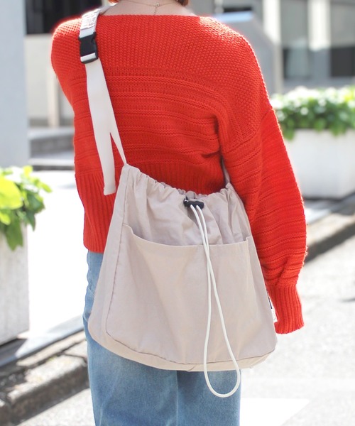 ALTROSE(アルトローズ)の「【ALTROSE】アルトローズ ハリソン ナイロン ショルダーバッグ 超軽量 ALT332708(ショルダーバッグ・レディース・ブラック/ブラウン/カーキ/ライトベージュ・FREE)」の13枚目の写真
