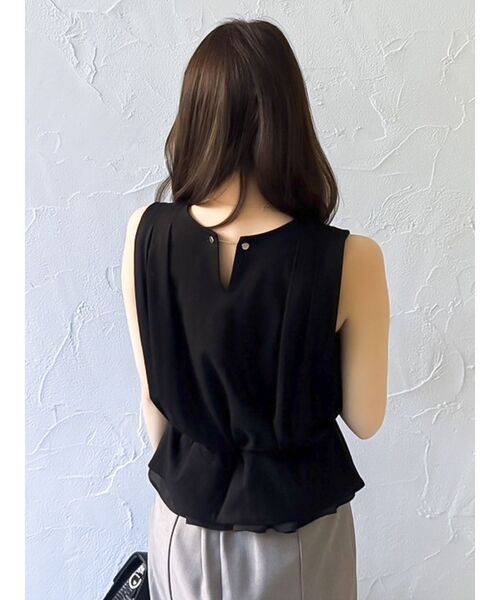 dazzlin（ダズリン）の「ショルダータックカットソー（Tシャツ/カットソー・レディース・オフホワイト/ブラック/ブルー・FREE）」の7枚目の写真