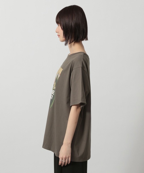 LAKOLE（ラコレ）の「フラワーフォトTEE / 325508（Tシャツ/カットソー・レディース・イエロー/オフホワイト/チャコールグレー・FREE）」の8枚目の写真