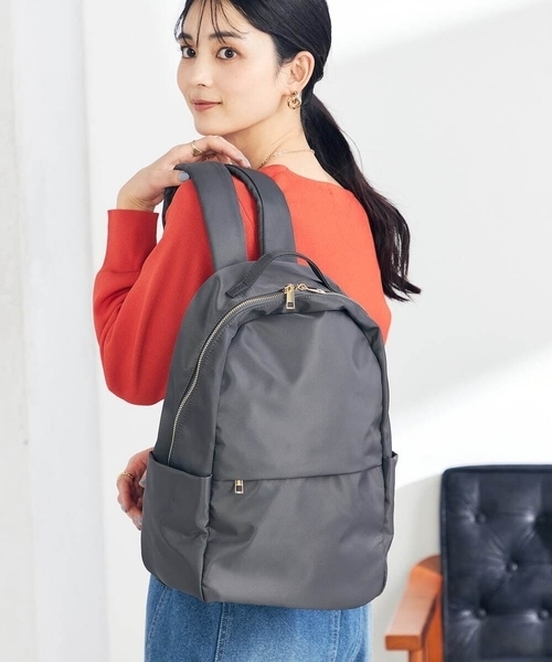 a.v.v(アーヴェヴェ)の「【多機能/A4収納可能】ナイロンリュック(バックパック/リュック・レディース・チャコールグレー/ブラック・38)」の1枚目の写真