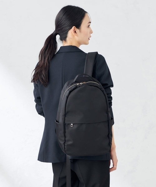 a.v.v(アーヴェヴェ)の「【多機能/A4収納可能】ナイロンリュック(バックパック/リュック・レディース・チャコールグレー/ブラック・38)」の4枚目の写真