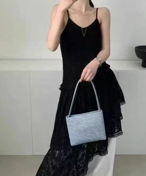 gossip！ロサンゼルス（ゴシップロサンゼルス）の「小花柄レーアシンメトリース レイヤードキャミワンピース（ワンピース・レディース・ブラック/ホワイト・FREE）」の13枚目の写真