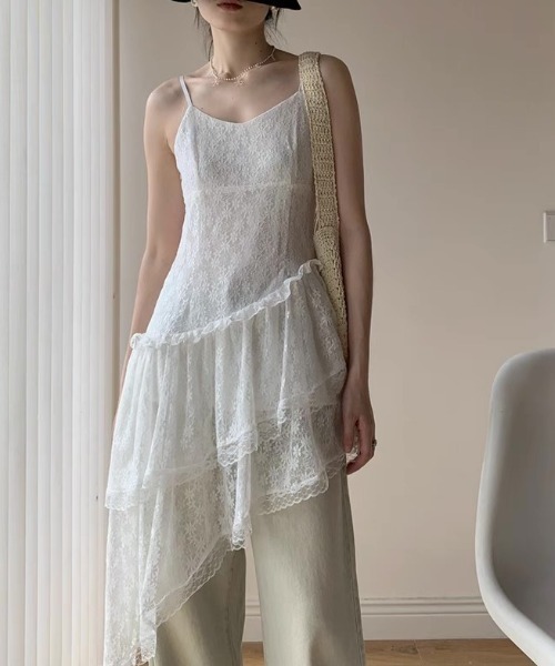 gossip！ロサンゼルス（ゴシップロサンゼルス）の「小花柄レーアシンメトリース レイヤードキャミワンピース（ワンピース・レディース・ブラック/ホワイト・FREE）」の16枚目の写真