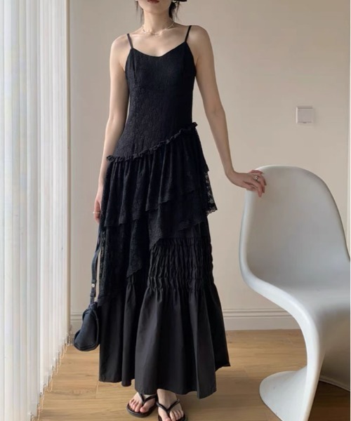 gossip！ロサンゼルス（ゴシップロサンゼルス）の「小花柄レーアシンメトリース レイヤードキャミワンピース（ワンピース・レディース・ブラック/ホワイト・FREE）」の11枚目の写真