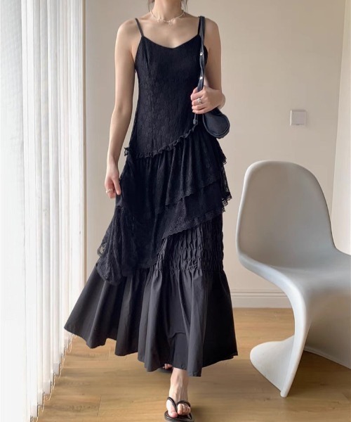 gossip！ロサンゼルス（ゴシップロサンゼルス）の「小花柄レーアシンメトリース レイヤードキャミワンピース（ワンピース・レディース・ブラック/ホワイト・FREE）」の12枚目の写真