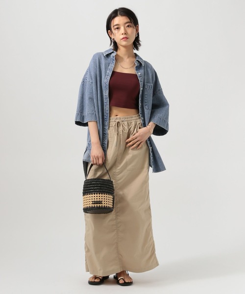 BAYFLOW（ベイフロー）の「[春夏も着やすい軽めデニム]ハーフスリーブデニムシャツ（シャツ/ブラウス・レディース・ライトブルー/チャコール・SMALL/MEDIUM）」の5枚目の写真