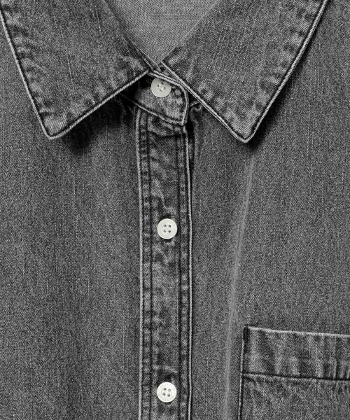BAYFLOW（ベイフロー）の「[春夏も着やすい軽めデニム]ハーフスリーブデニムシャツ（シャツ/ブラウス・レディース・ライトブルー/チャコール・SMALL/MEDIUM）」の21枚目の写真