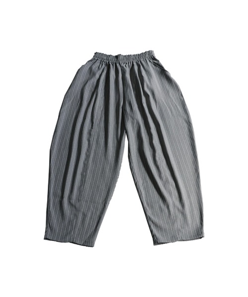 antiqua(アンティカ)の「ストライプバルーンパンツ(その他パンツ・レディース・グレー/ブラック・ONESIZE)」の4枚目の写真