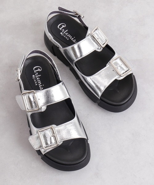 artemis by DIANA（アルテミスバイダイアナ）の「バックル付きダブルストラップ厚底サンダル（サンダル・レディース・ブラック/シルバー/ブルー/ホワイト・S/M/L/XL）」の4枚目の写真