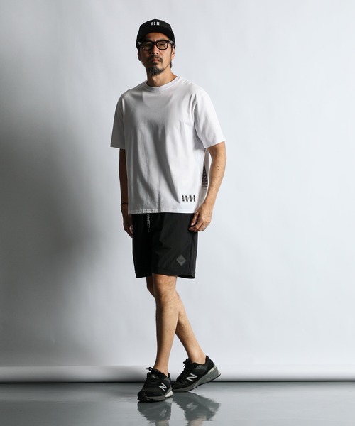 The DUFFER of ST.GEORGE（ザダファーオブセントジョージ）の「〔BLACK LABEL〕QUICK DRY SIMPLE TEE：速乾 ワンポイント シンプルTシャツ（Tシャツ/カットソー・メンズ・ライトグレー/ホワイト/パープル/ブラック・SMALL/MEDIUM/LARGE/X-LARGE）」の6枚目の写真