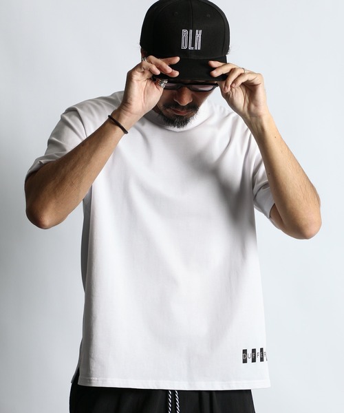 The DUFFER of ST.GEORGE（ザダファーオブセントジョージ）の「〔BLACK LABEL〕QUICK DRY SIMPLE TEE：速乾 ワンポイント シンプルTシャツ（Tシャツ/カットソー・メンズ・ライトグレー/ホワイト/パープル/ブラック・SMALL/MEDIUM/LARGE/X-LARGE）」の5枚目の写真