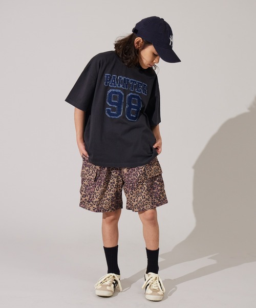 PAIRMANON STREET(ペアマノンストリート)の「【PAIRMANON STREET】ワッペン付き ダメージ加工 オーバーサイズ Tシャツ(Tシャツ/カットソー・キッズ・チャコールグレー/グレー/ブラック/レッド・100/120/160/110/150/140/90/130)」の9枚目の写真