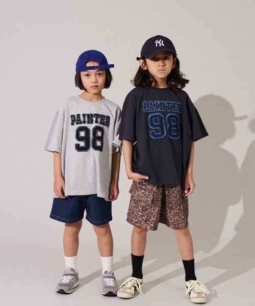 PAIRMANON STREET(ペアマノンストリート)の「【PAIRMANON STREET】ワッペン付き ダメージ加工 オーバーサイズ Tシャツ(Tシャツ/カットソー・キッズ・チャコールグレー/グレー/ブラック/レッド・100/120/160/110/150/140/90/130)」の14枚目の写真