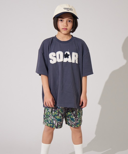 PAIRMANON STREET(ペアマノンストリート)の「【PAIRMANON STREET】ワッペン付き ダメージ加工 オーバーサイズ Tシャツ(Tシャツ/カットソー・キッズ・チャコールグレー/グレー/ブラック/レッド・100/120/160/110/150/140/90/130)」の15枚目の写真