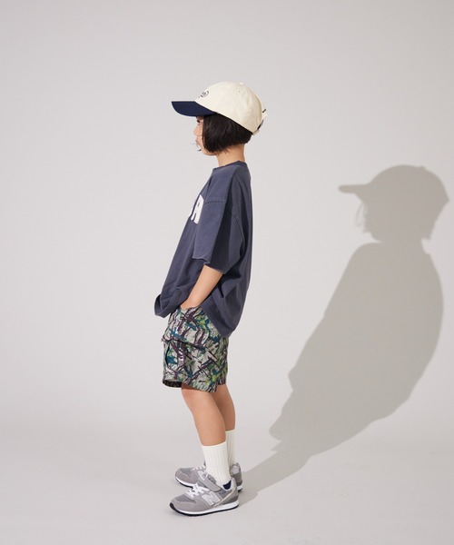 PAIRMANON STREET(ペアマノンストリート)の「【PAIRMANON STREET】ワッペン付き ダメージ加工 オーバーサイズ Tシャツ(Tシャツ/カットソー・キッズ・チャコールグレー/グレー/ブラック/レッド・100/120/160/110/150/140/90/130)」の16枚目の写真