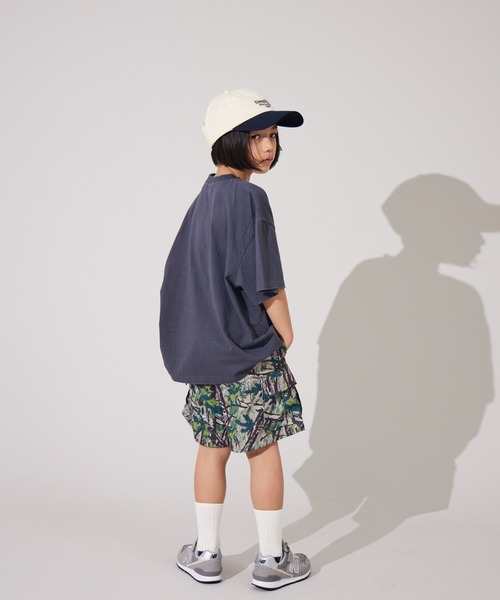 PAIRMANON STREET(ペアマノンストリート)の「【PAIRMANON STREET】ワッペン付き ダメージ加工 オーバーサイズ Tシャツ(Tシャツ/カットソー・キッズ・チャコールグレー/グレー/ブラック/レッド・100/120/160/110/150/140/90/130)」の18枚目の写真