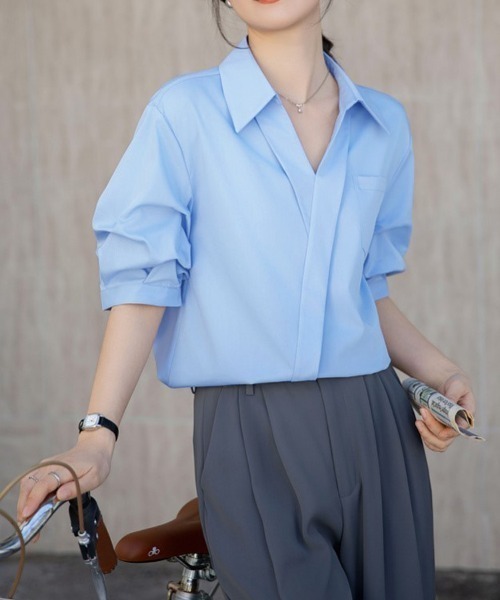 shoppinggo(ショッピングゴー)の「Vネック シャツ ブラウス(シャツ/ブラウス・レディース・ブルー/ホワイト/ホワイト系その他/ブルー系その他・M/L)」の21枚目の写真