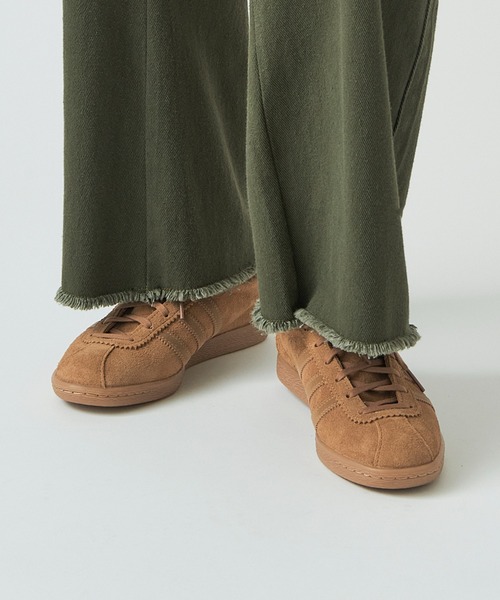 adidas(アディダス)の「【adidas】TOBACCO(スニーカー・レディース・ブルー/ブラウン/ベージュ・23cm/23.5cm/24cm/24.5cm/25cm/25.5cm/26cm/26.5cm/27cm/27.5cm)」の4枚目の写真