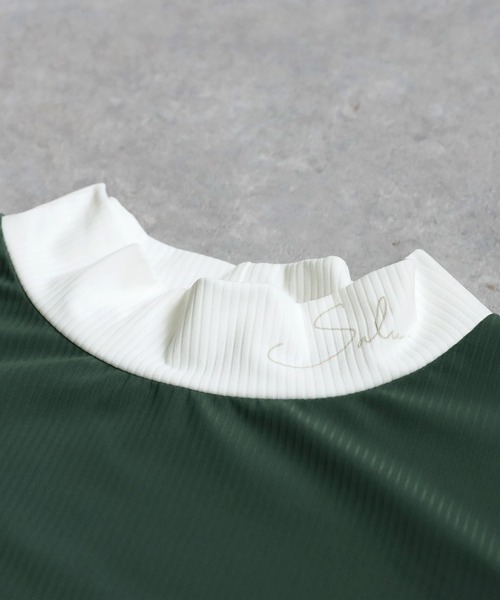 antiqua(アンティカ)の「モックネック配色トップス(Tシャツ/カットソー・レディース・グリーン/ホワイト・ML/LXL)」の11枚目の写真